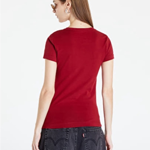 Guess 90s slim fit red tee with triangle patch logo - Picture 3 of 11